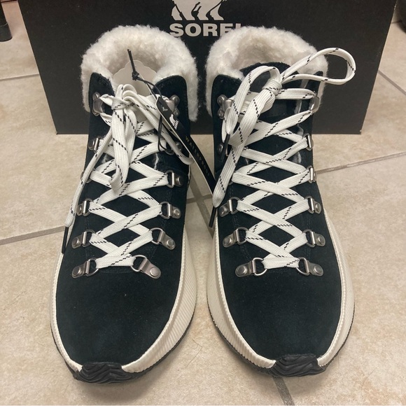 Sorel OUT N ABOUT™ III CONQUEST BOOT. Black & White. Size 9. New in Box. - Picture 9 of 16